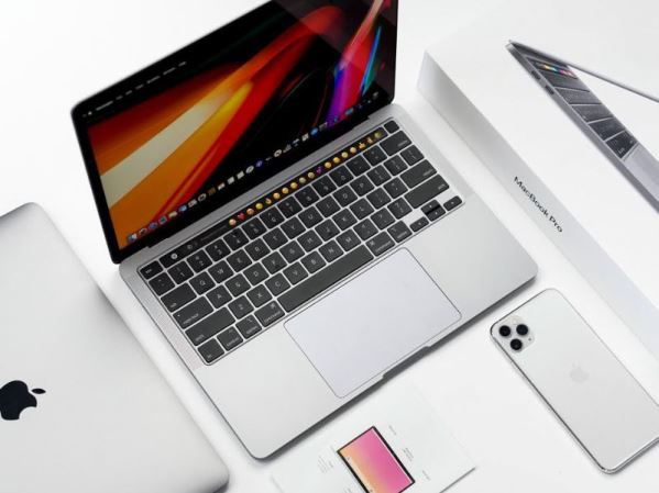 Các dòng Macbook: Lịch sử phát triển và đột phá công nghệ 2025