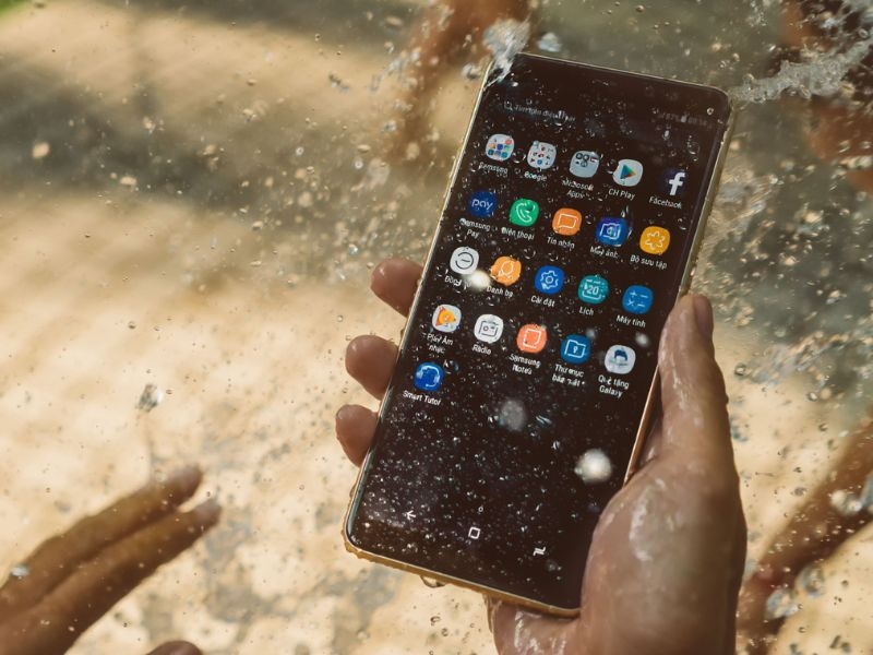 Cách sửa điện thoại Samsung bị vô nước an toàn, hiệu quả