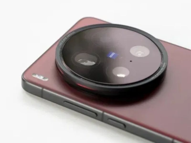 VIVO X300 Ultra ra mắt với camera kép 200MP ấn tượng nhất 2025