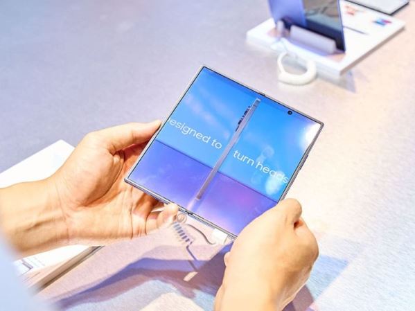 Rò rỉ thông tin Galaxy Z Fold8: Màn hình mới không nếp nhăn