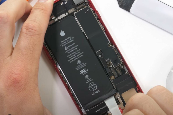 Pin luôn là thủ phạm iPhone 11 Pro Max sập nguồn