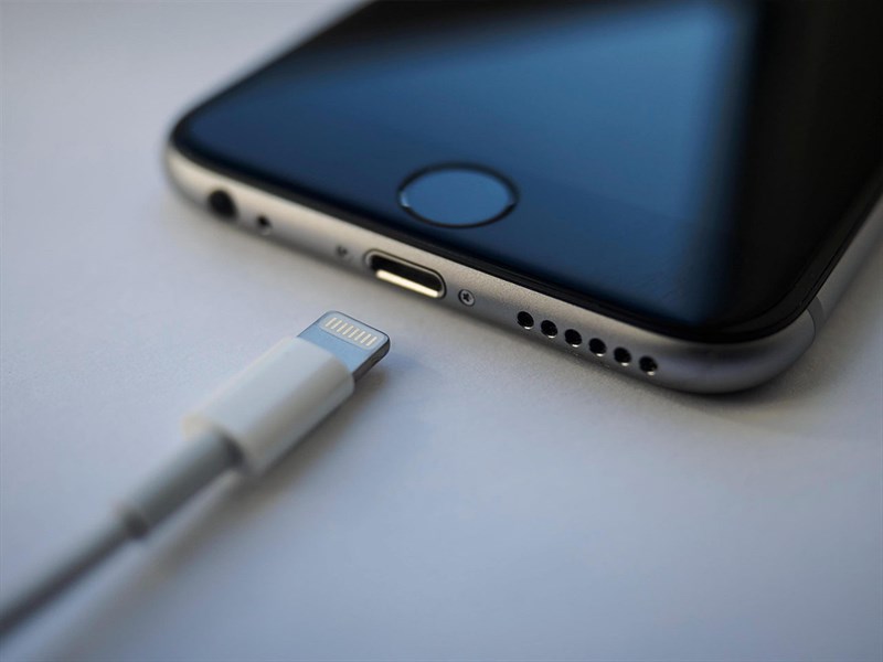 Apple trang bị cổng sạc Type-C cho iPhone 15? Người dùng được lợi nhiều nhất? - Clickbuy