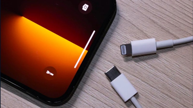 Apple trang bị cổng sạc Type-C cho iPhone 15? Người dùng được lợi nhiều nhất? - Clickbuy