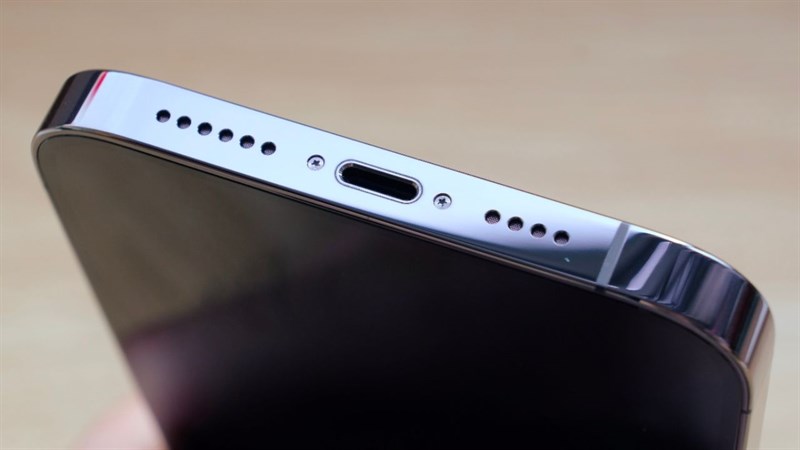 Apple trang bị cổng sạc Type-C cho iPhone 15? Người dùng được lợi nhiều nhất? - Clickbuy