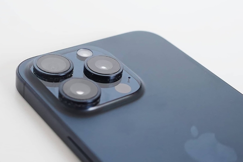 Cụm 3 camera trên iPhone 15 Pro Max cho khả năng chụp ảnh chuyên sâu, sắc nét