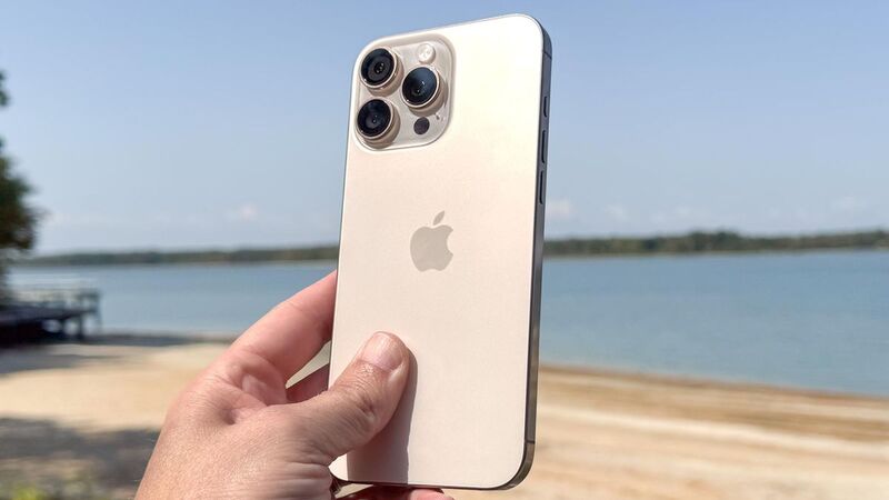 Sự đột phá camera siêu rộng và tính năng zoom quang học