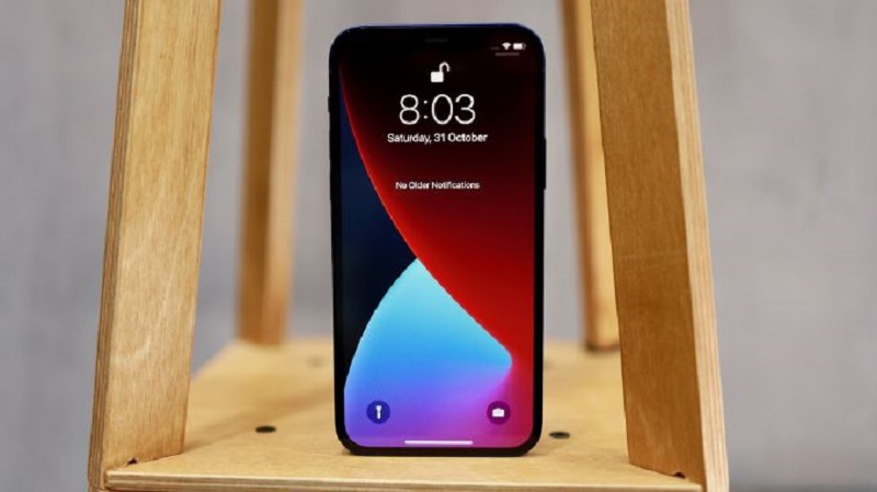 Màn hình iPhone 16 Pro tăng kích thước nhưng vẫn giữ được dáng vẻ gọn gàng, thanh thoát