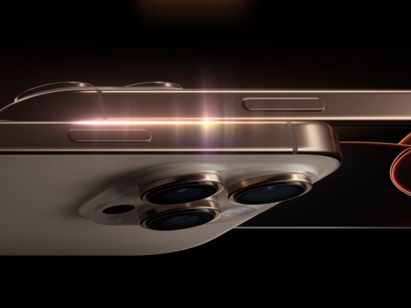 Màn hình Super Retina XDR OLED cực sắc nét