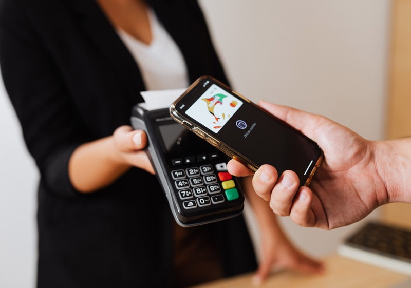NFC iPhone 16 có nhiều ứng dụng với cá nhân/doanh nghiệp