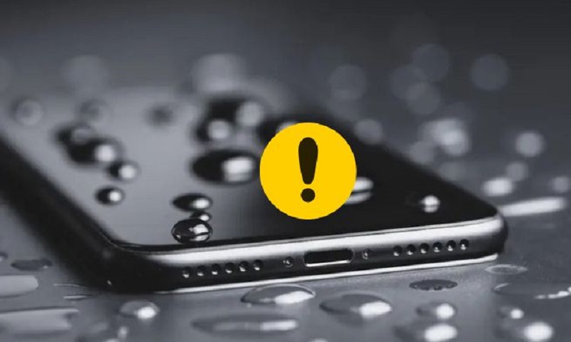Loa iPhone 16 tiếp xúc với nước dẫn đến bị rè tiếng