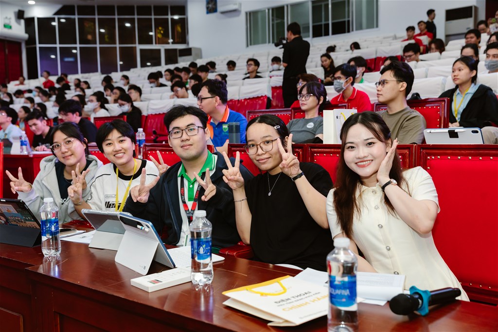 Hình ảnh sinh viên trong buổi tọa đàm y khoa