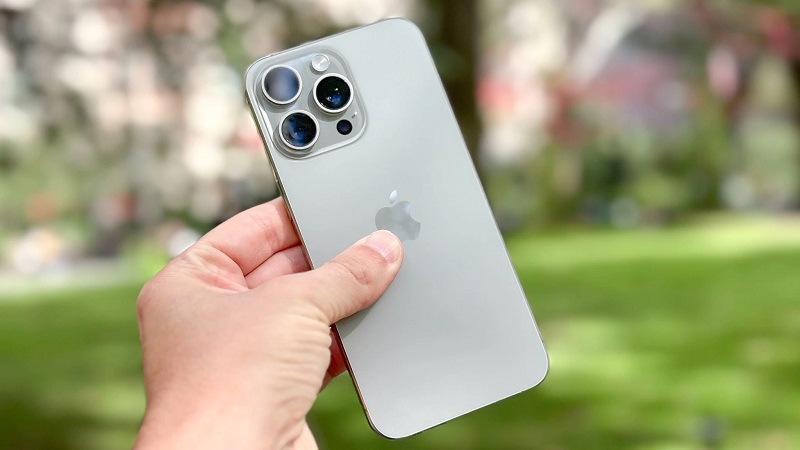 Trải nghiệm hoàn hảo của người dùng với khung viền trên điện thoại iPhone 16 Pro Max