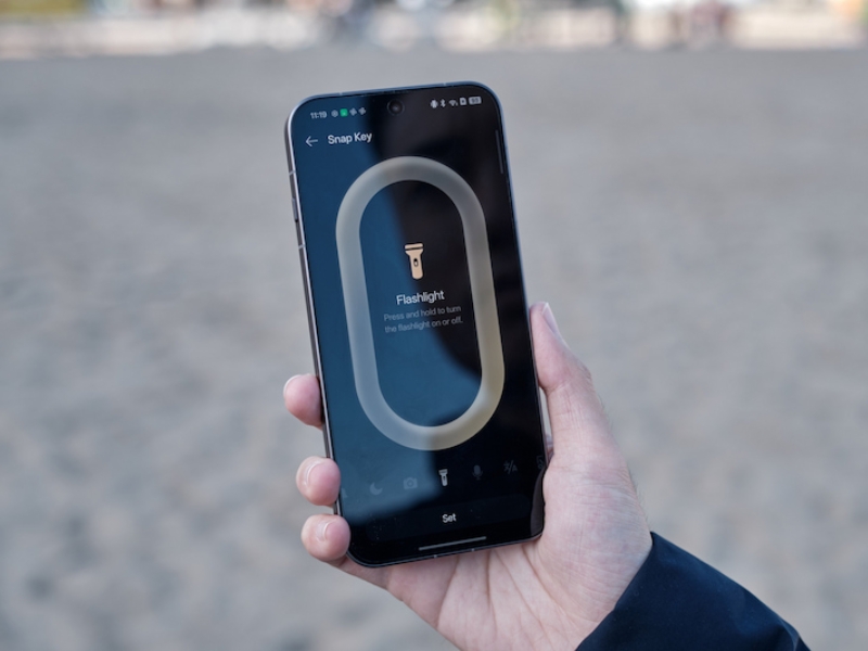 Hướng dẫn bật đèn pin bằng Snap Key trên OPPO Find X9