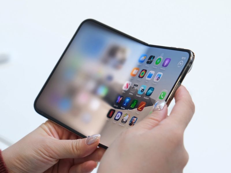 Thiết kế: iPhone Duo nổi bật với kiểu dáng gập hiện đại