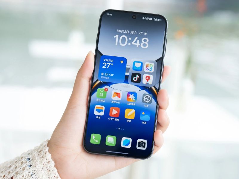 Màn hình OLED 2K với tần số quét 144Hz cực mượt