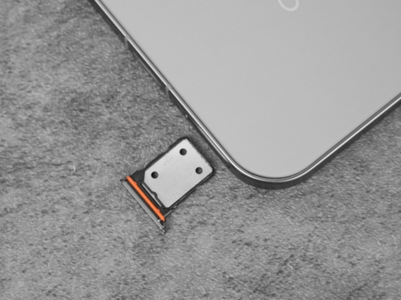 Khay sim của OPPO Find X9