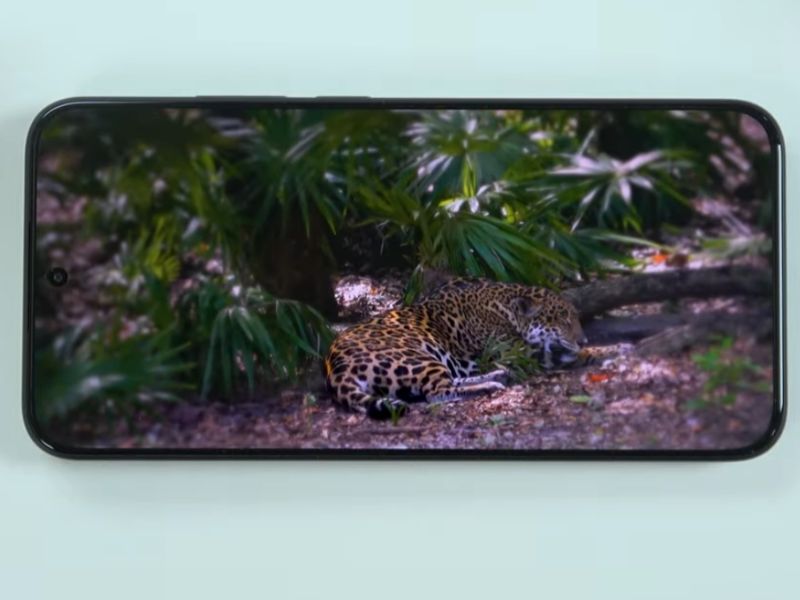 màn hình sắc nét, sống động, vuốt chạm mượt mà