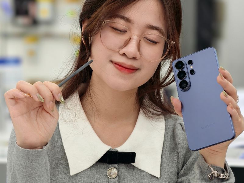 Pin và công nghệ sạc: S26 Ultra nâng cấp công suất lên 60W