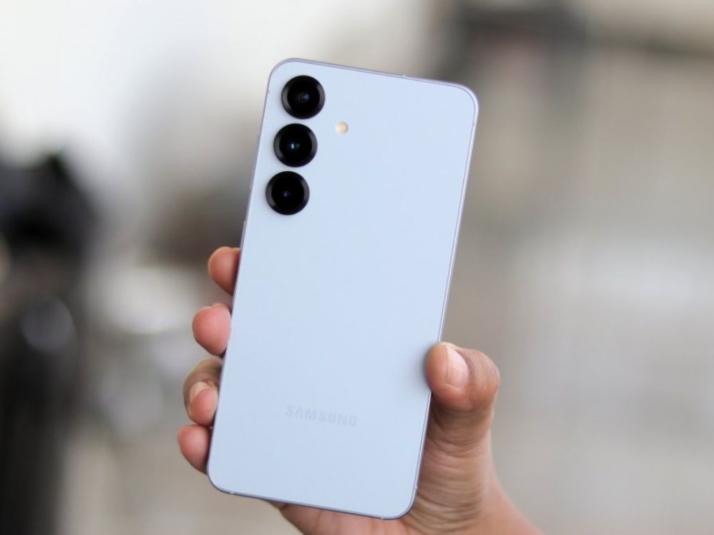 Thiết kế nhỏ gọn với trọng lượng chỉ 167g