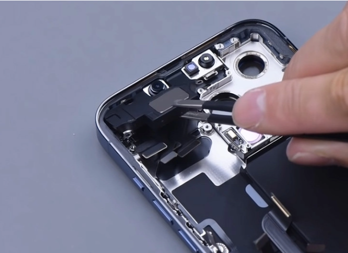 Tại sao nên chọn Clickbuy để thay loa iPhone 14 Pro
