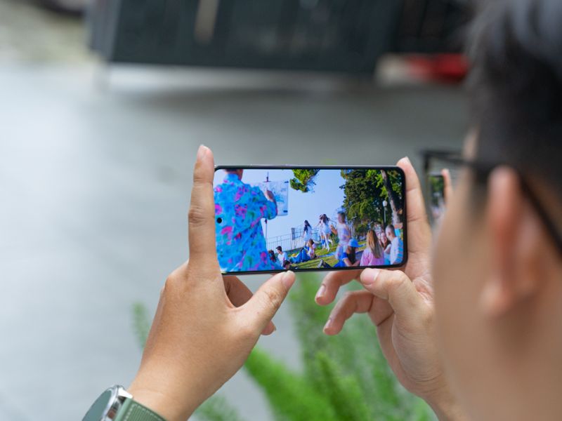 Màn hình sắc nét trên Oppo Reno