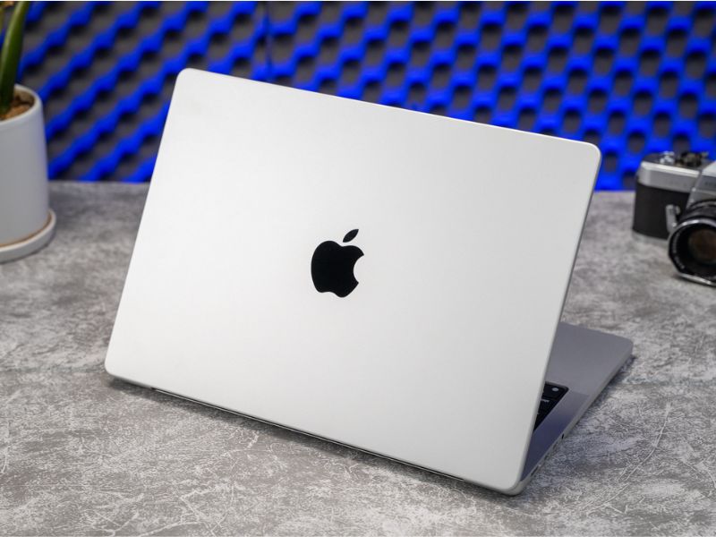 Macbook Air M4 màu nào chống bẩn tốt?