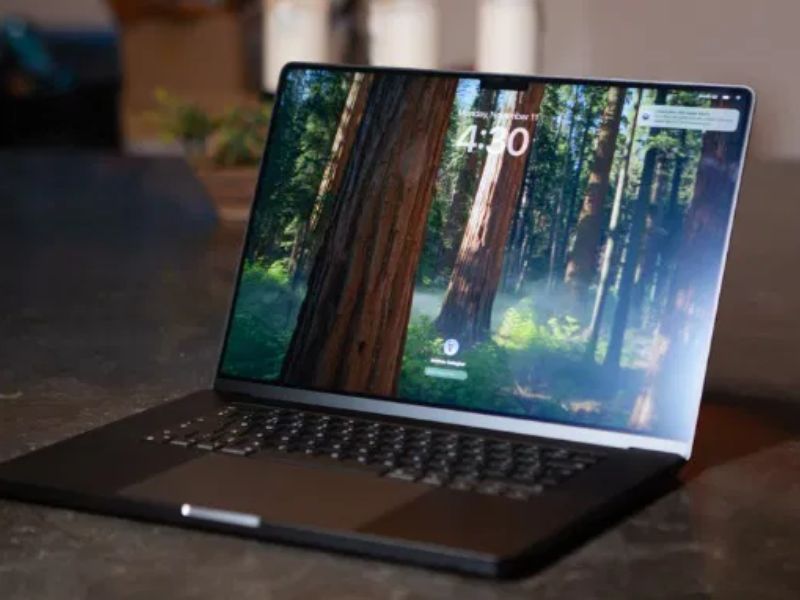 Kích thước Macbook Pro M5