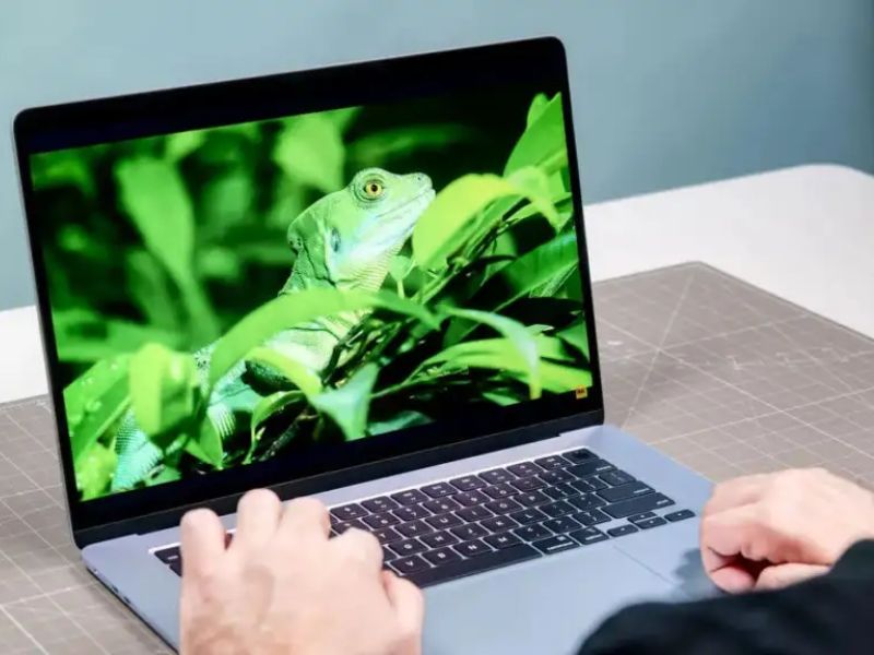Thiết kế, màn hình và pin: Có gì mới trên MacBook Air M4?