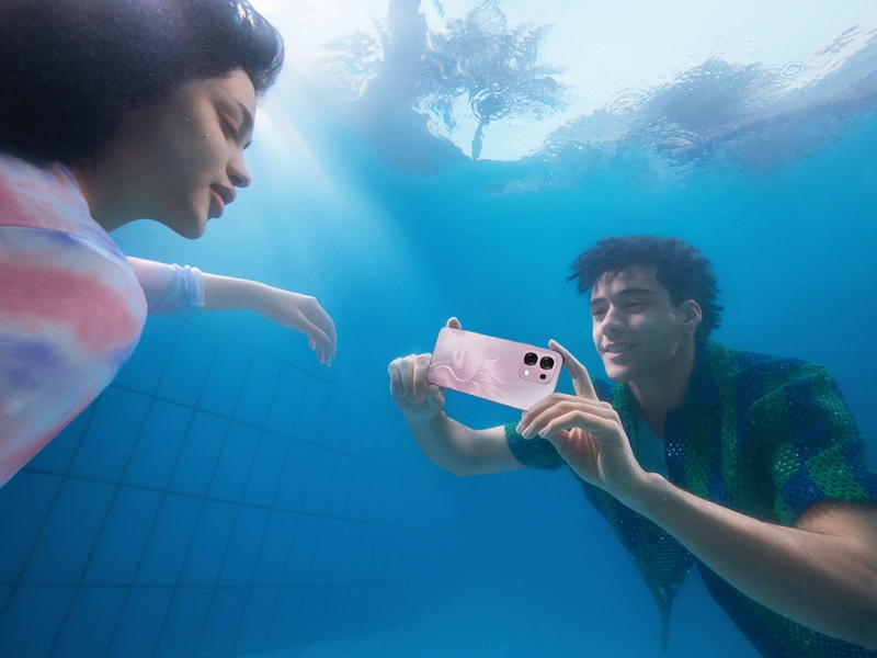 OPPO A6 Pro kháng nước