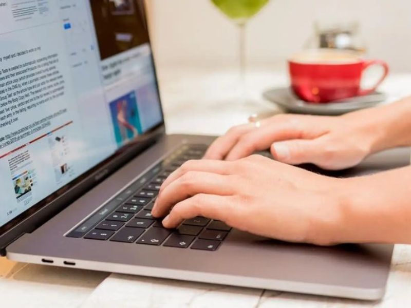 So sánh lỗi bàn phím MacBook với các hãng khác