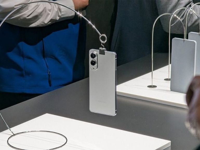 Tại sao Samsung lại tạo ra một chiếc điện thoại Galaxy mỏng?
