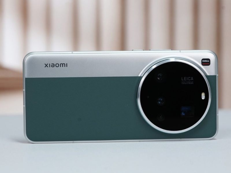 Xiaomi 17 Ultra có thiết kế loại bỏ màn hình phụ tối giản hơn