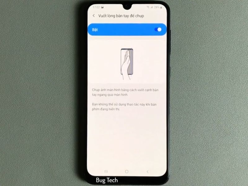 Vuốt lòng bàn tay để chụp màn hình Samsung