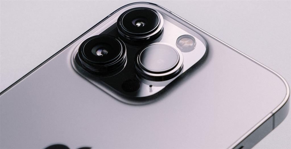 So sánh giữa iPhone 14 Pro Max và iPhone 15 Plus về camera