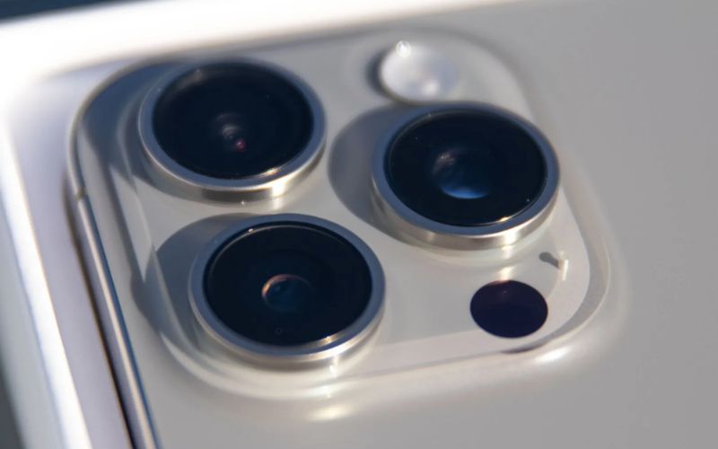 Cải tiến vượt bậc camera trên <a href='https://clickbuy.com.vn/iphone-16-series'>iphone 16</a> Pro và iPhone 16 Pro Max: 4 tính năng đáng chờ đợi
