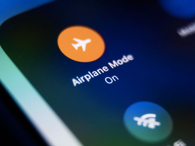 Bật chế độ máy bay để xem story offline