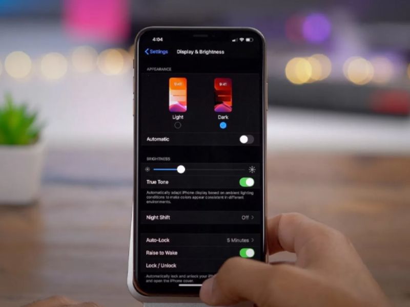 Bật chế độ tối trên iPhone