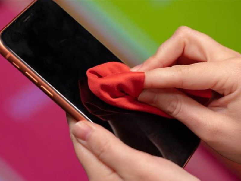 Camera bị bám bụi hoặc ảnh hưởng bởi nước