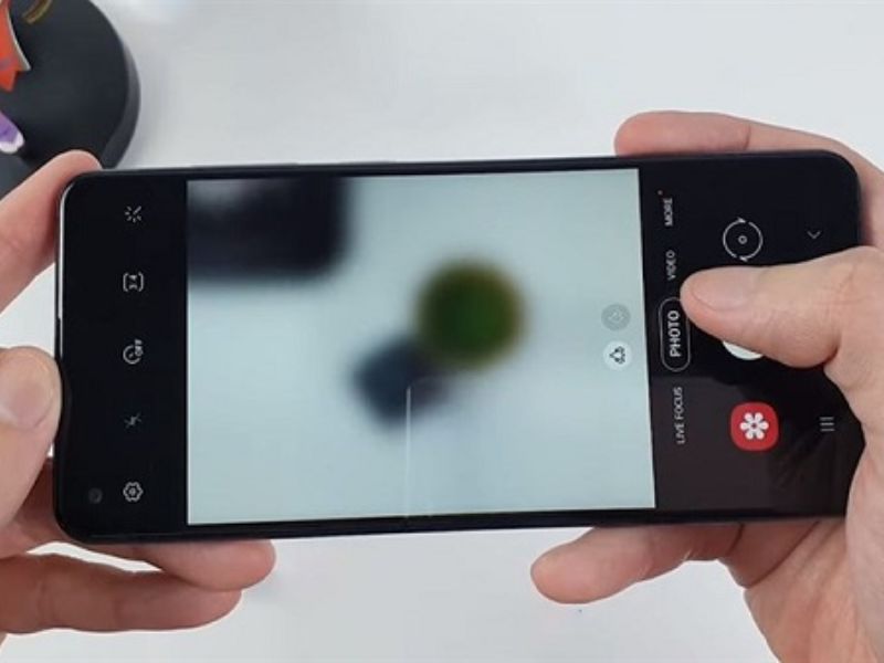 Xử lý tình trạng camera điện thoại bị đọng nước