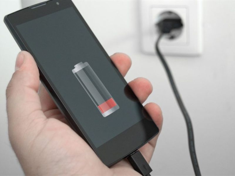 Điện thoại bị pin ảo là gì?