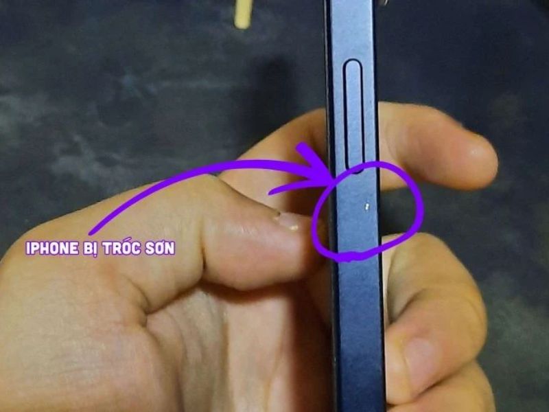 iPhone 15 Pro Max bị tróc sơn viền