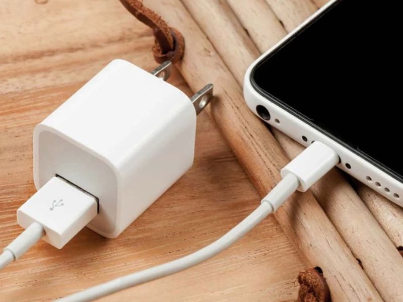 Các bước sạc điện thoại đúng chuẩn