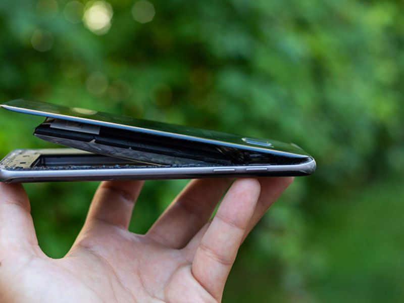 Điện thoại rơi, va đập mạnh