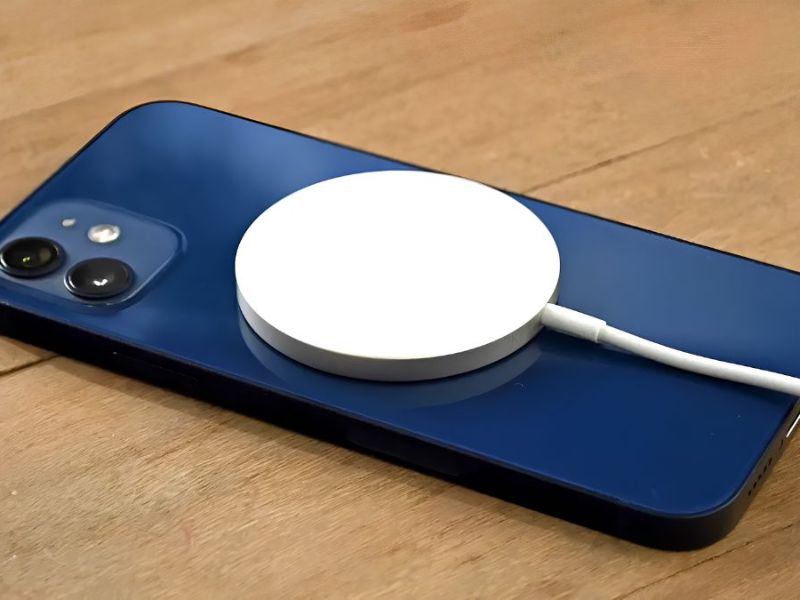iPhone 12 sạc bị nóng có nguy hiểm không?