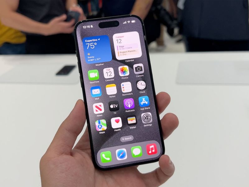 Điện thoại iPhone chơi game nhỏ gọn