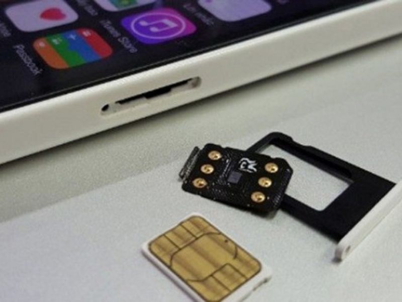 Lắp lại SIM trên iPhone