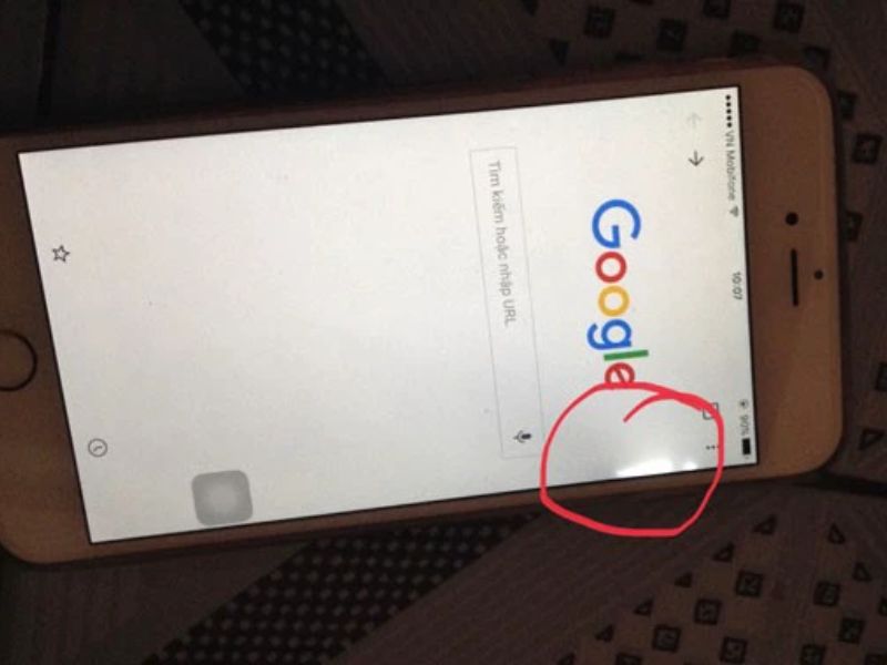 Màn hình iPhone bị phản quang