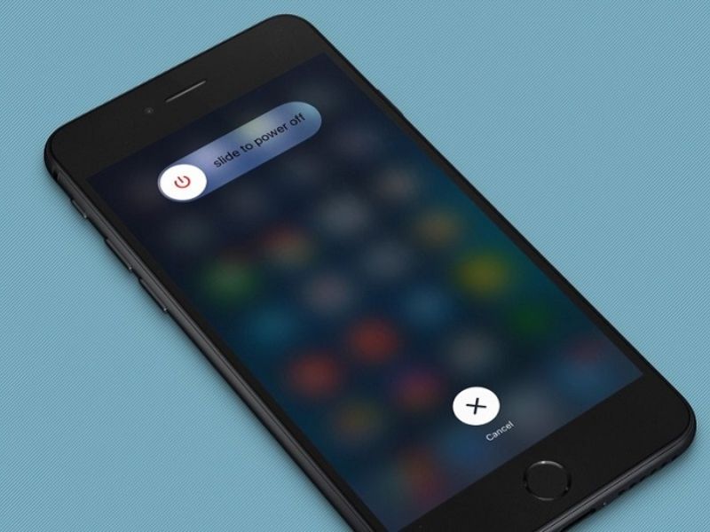 Khởi động lại điện thoại khắc phục lỗi