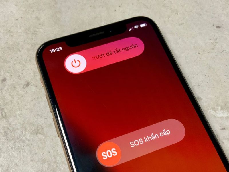 Khởi động lại iPhone