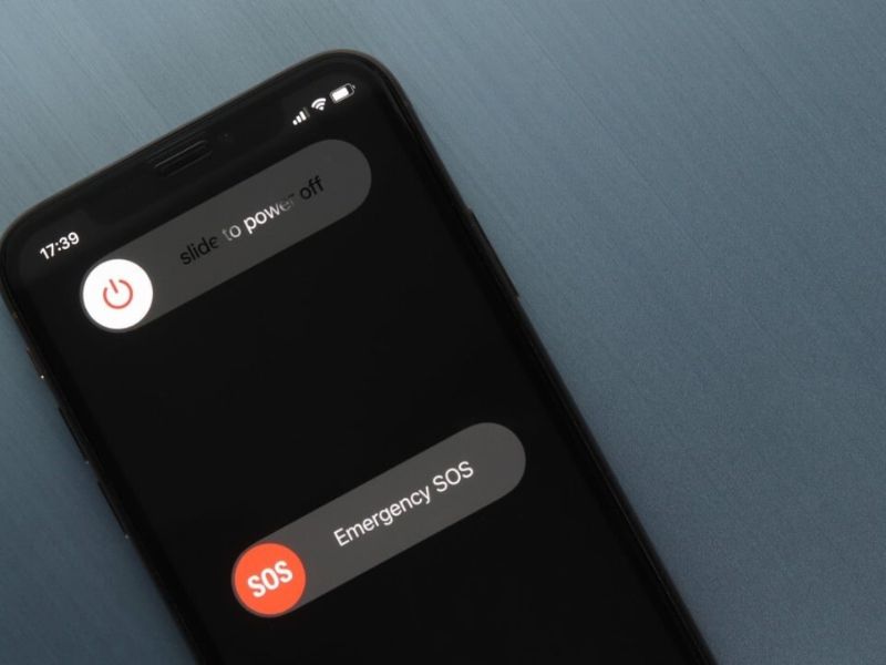 Khởi động lại iPhone